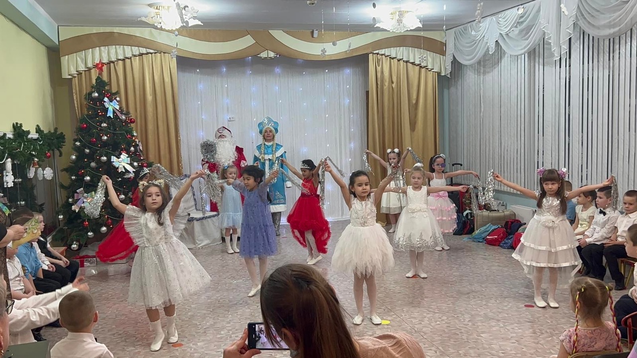 А у нас Новый год!