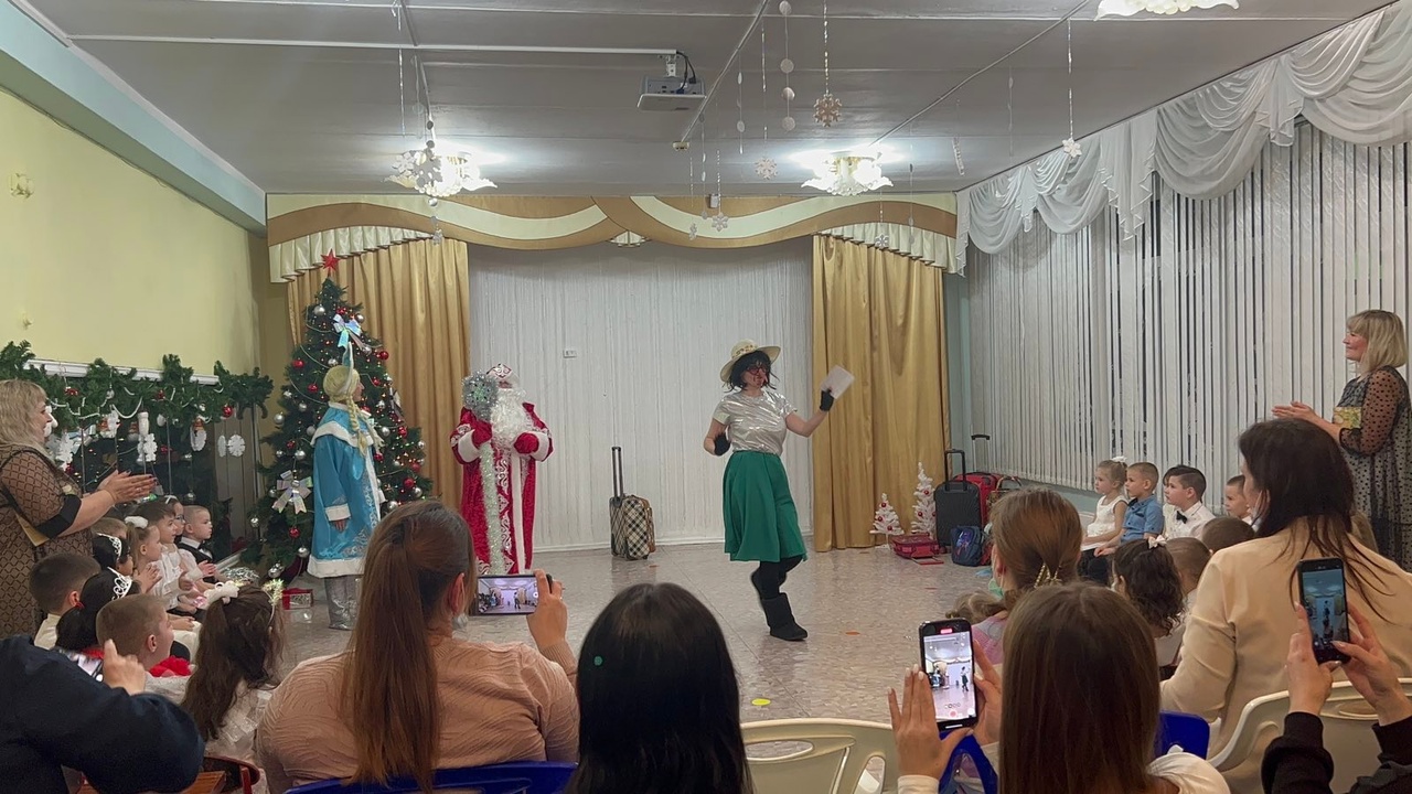 А у нас Новый год!